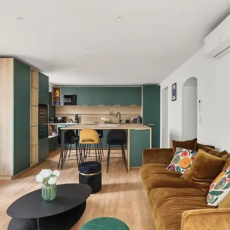 Magnifique Maison Avec Parking à 50m De La *