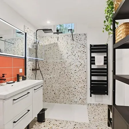 Magnifique Maison Avec Parking à 50m De La