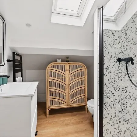 Appartement Magnifique Maison Avec Parking à 50m De La