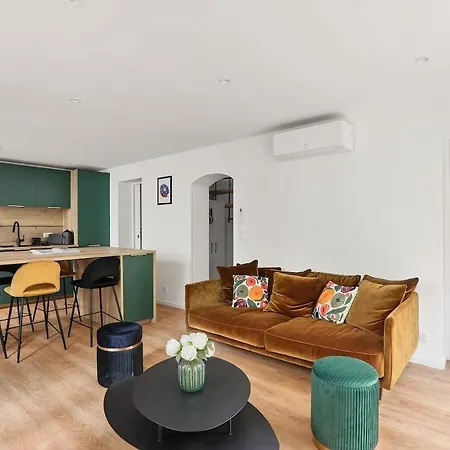 Appartement Magnifique Maison Avec Parking à 50m De La